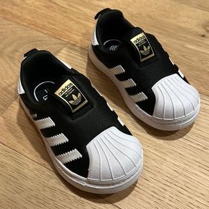 Adidas toddler shoes size 6.5K